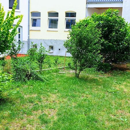 Room In City Center Halle With Shared Bathroom & Kitchen - Free Wifi, Netflix, Ipad & Ground Floor 외부 사진