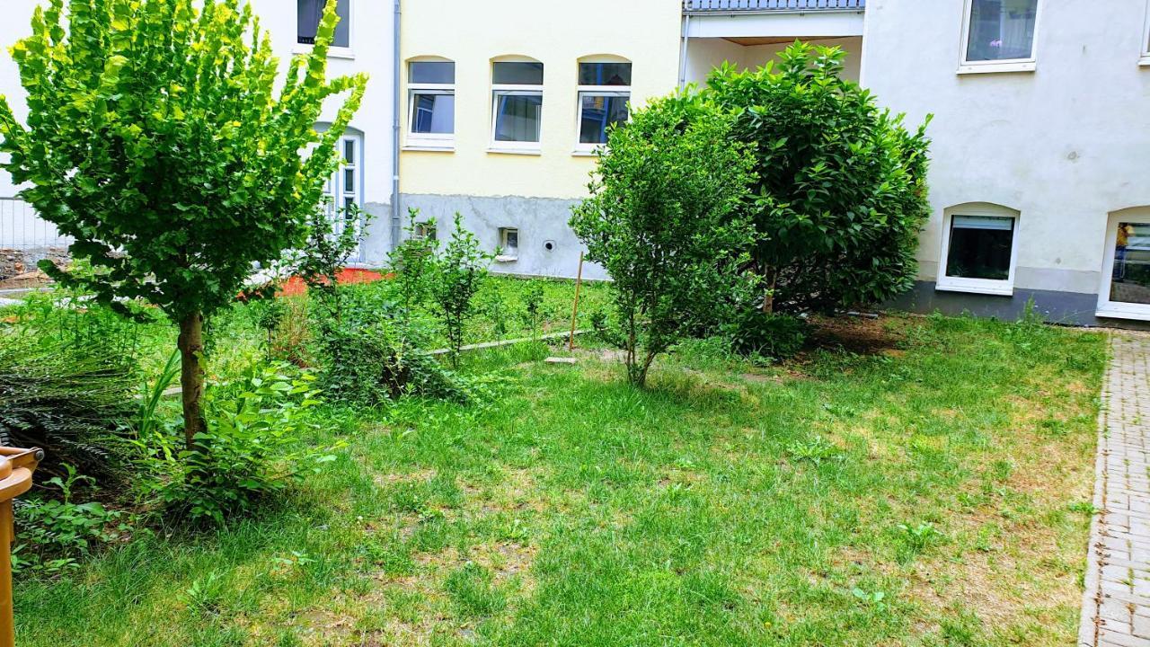 Room In City Center Halle With Shared Bathroom & Kitchen - Free Wifi, Netflix, Ipad & Ground Floor 외부 사진