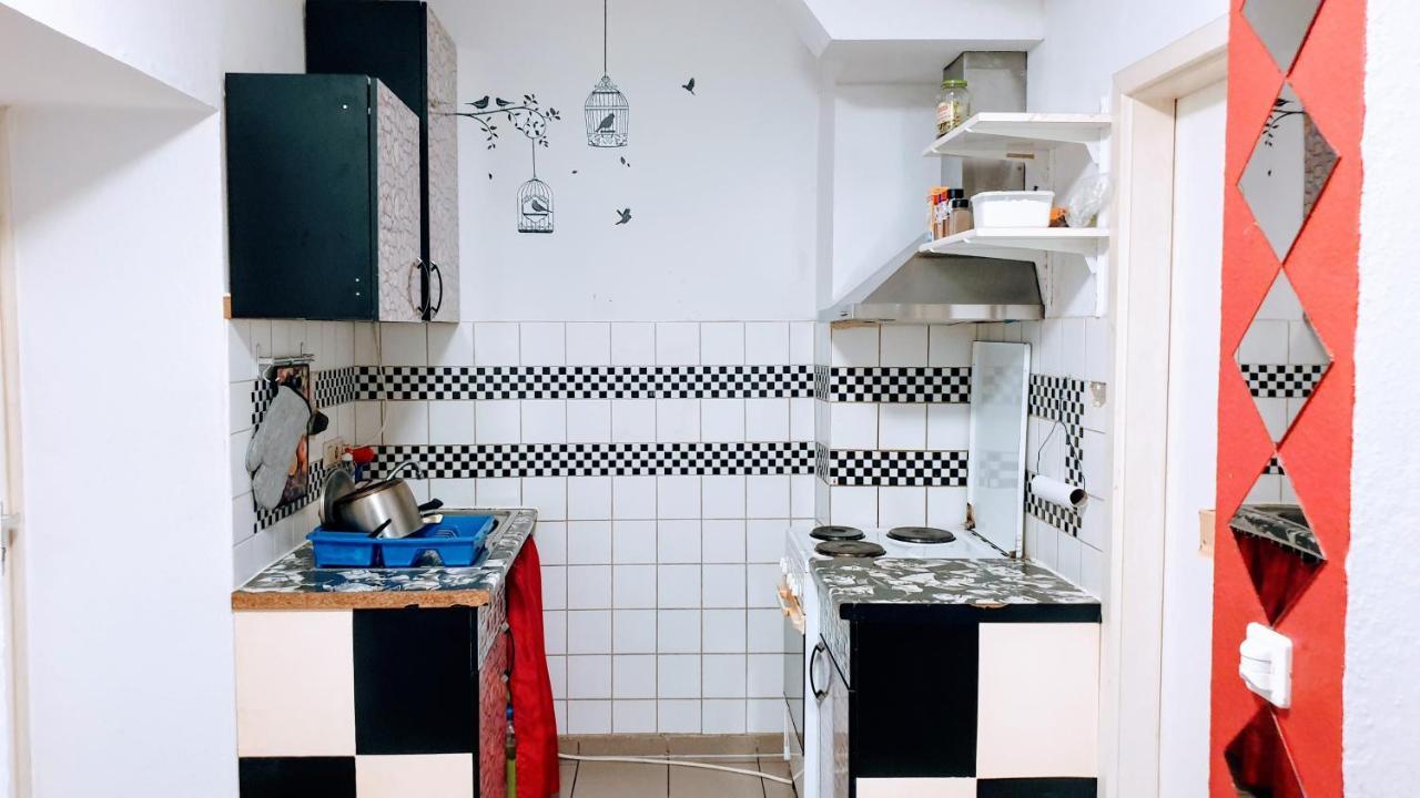 Room In City Center Halle With Shared Bathroom & Kitchen - Free Wifi, Netflix, Ipad & Ground Floor 외부 사진