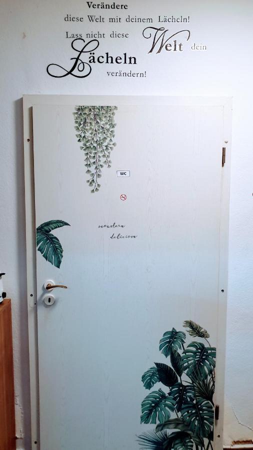 Room In City Center Halle With Shared Bathroom & Kitchen - Free Wifi, Netflix, Ipad & Ground Floor 외부 사진