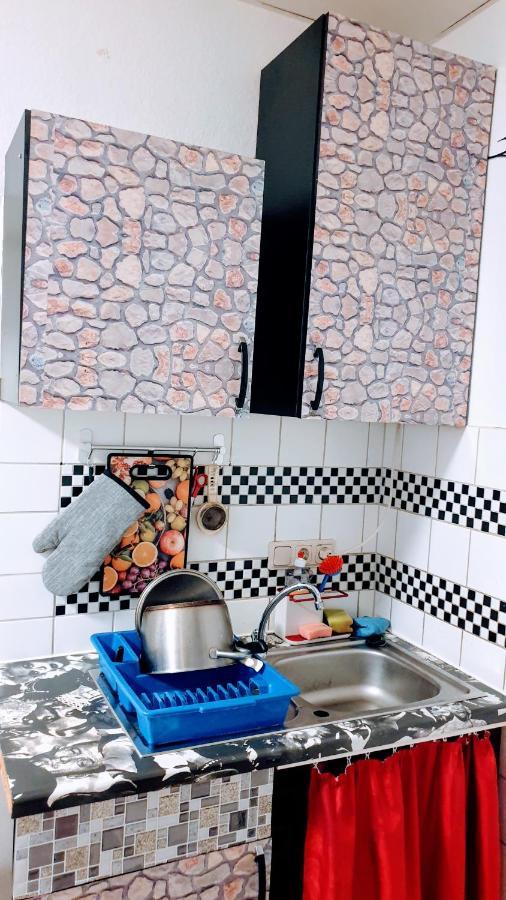 Room In City Center Halle With Shared Bathroom & Kitchen - Free Wifi, Netflix, Ipad & Ground Floor 외부 사진