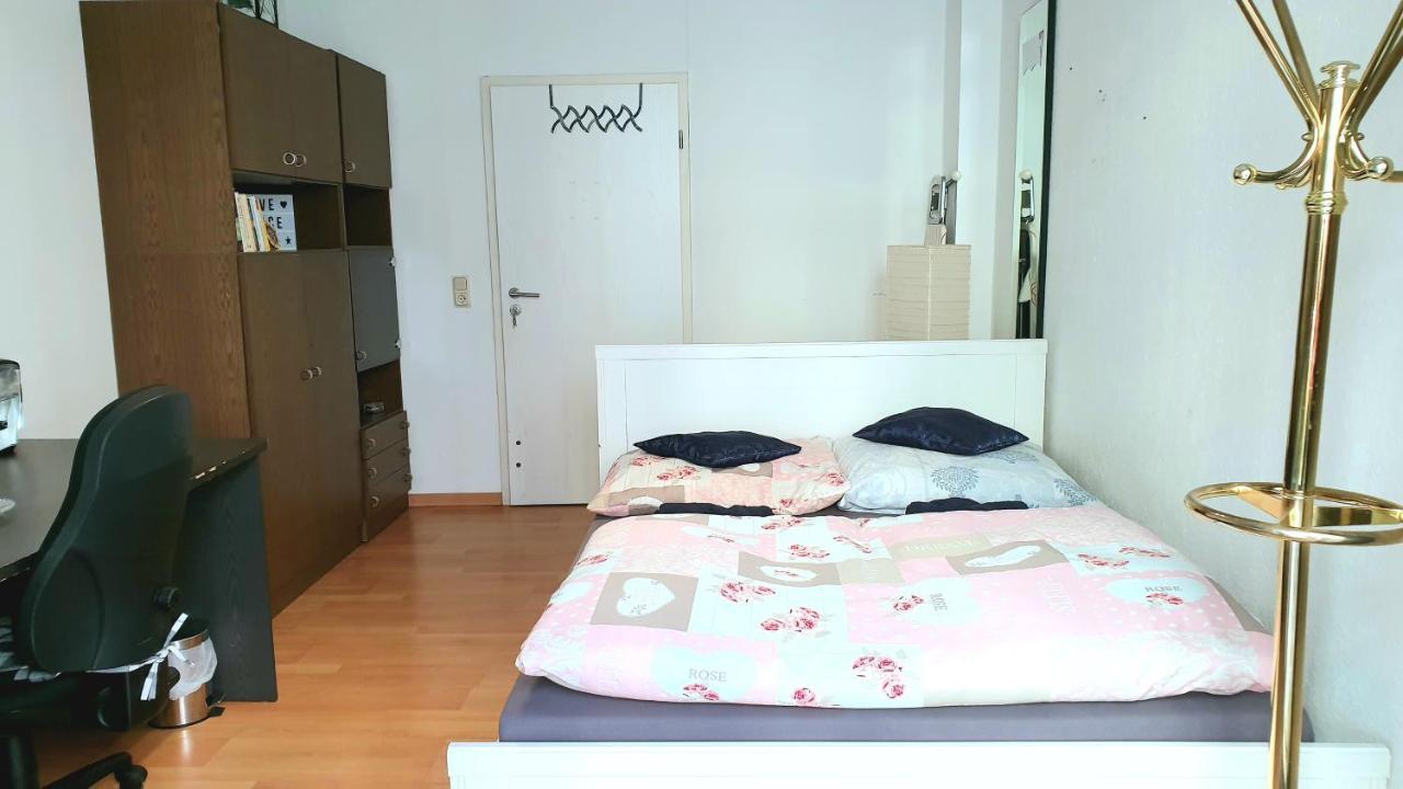 Room In City Center Halle With Shared Bathroom & Kitchen - Free Wifi, Netflix, Ipad & Ground Floor 외부 사진